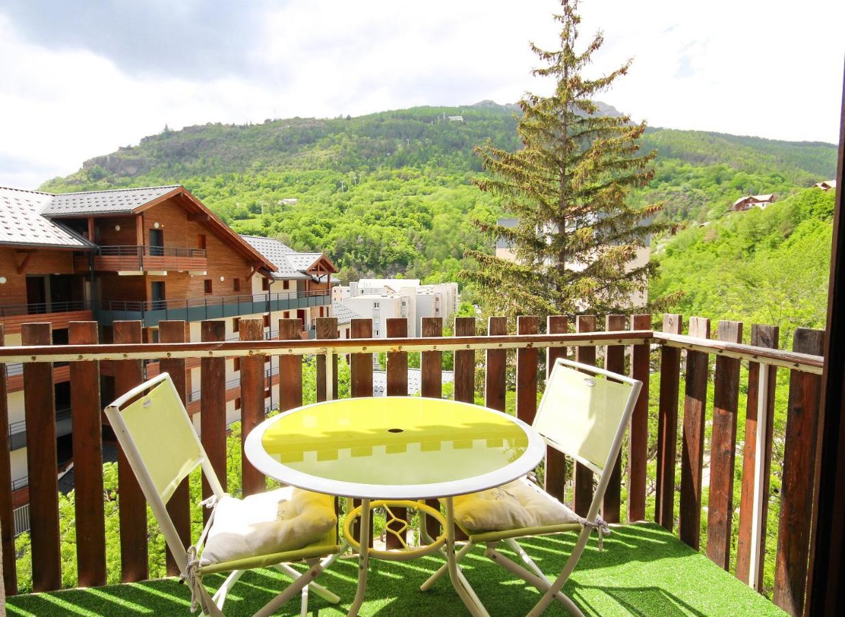 Coquet Appartement Type 2 De 56 M² En Centre Ville Briançon Exteriör bild